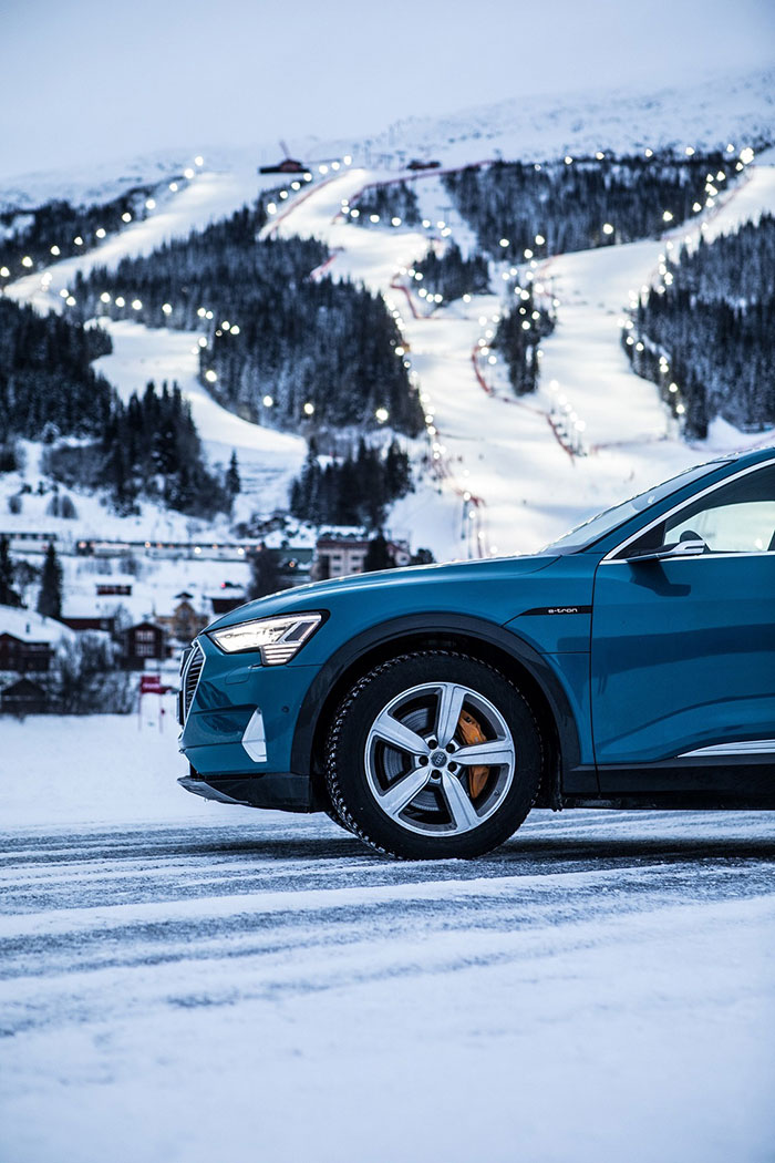 Pirelli gives Ice Zero 2 studded tyres their debut on ice in Sweden at the world skiing championships - ArabWheels